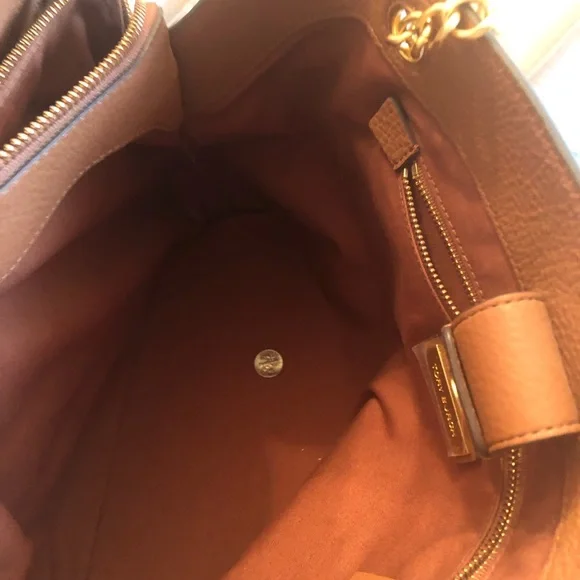 Beautiful Tory Burch Shoulder Bag Brand New W/O Tags - Picture 5 of 9